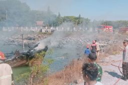 Kapal ikan terbakar di perairan Lombok Timur