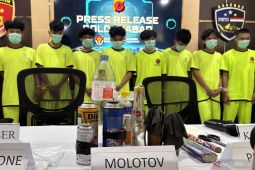 8 provokator pembakar Wisma MPR di Bandung ditangkap polisi