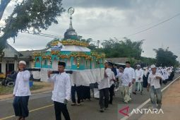 Harmoni religi dan budaya dalam arakan "seribu telur" di Namang
