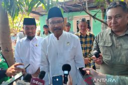 Mensos kunjungi korban demostrasi di Makassar