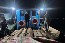 Bakamla dan Kemenhut cegah pengiriman kayu olahan ilegal di Batam