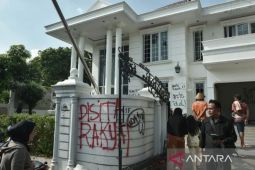 12 orang jadi tersangka kasus penjarahan rumah Uya Kuya