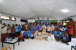 Pemprov Papua salurkan bantuan pendidikan dan keagamaan di Kota Jayapura