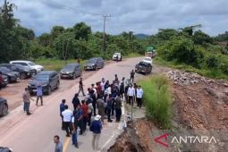 Gubernur Kaltim  ancam hentikan tambang akibat kerusakan jalan nasional