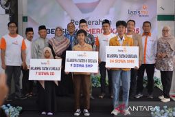 Lazismu Bintaro serahkan beasiswa pendidikan anak yatim dan dhuafa