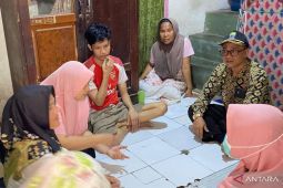 Pemkab Cianjur menjamin penanganan kakak beradik alami gangguan jiwa