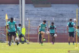 Persebaya tak akan ubah gaya permainan hadapi Persib Bandung