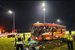 Bus pariwisata ALS bawa rombongan atlte karate Sunut kecelakaan di Tol Padang-Sicincin