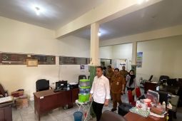 Pemkot Surabaya pastikan urus KTP dan KK gratis