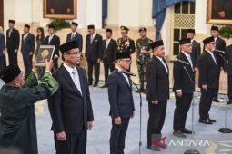 Presiden lantik menteri dan wakil menteri