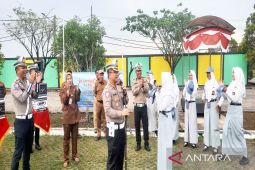 Dirlantas edukasi pelajar tertib berlalu lintas saat jadi inspektur upacara di SMAN Banua