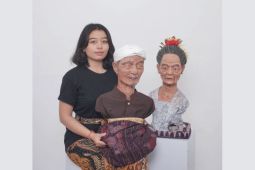 Menyulam Tapel, Menyulam Identitas: Kisah Ni Nyoman Indira