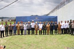 Lapas Perempuan Gorontalo tanam 500 bibit kelapa