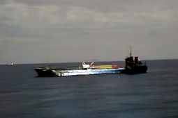 Bakamla RI evakuasi Kapal MV Leann yang terbakar di Perairan Anambas