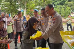 Polres Langkat salurkan 80 ton beras gerakan pangan murah Polri