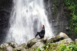 Zita Anjani kagumi keindahan wisata alam air terjun Way Tayas di Lampung Selatan