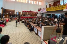 Ratusan masyarakat dan nelayan gelar aksi damai di DPRD sampaikan aspirasi dan tuntutan