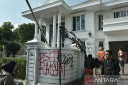 Satu anak di bawah umur jarah rumah Uya Kuya, curi kucing dan sofa
