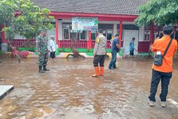 Akses jalan dan satu sekolah di Jember terdampak banjir