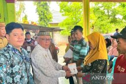 Pemkab Gorontalo serahkan bantuan bagi 133 KPM