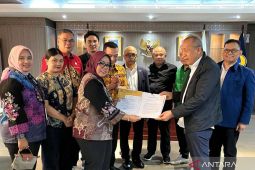 DPRD Kalbar menyerahkan aspirasi mahasiswa ke pimpinan DPR RI