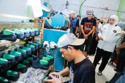Gubernur Jatim tawari UMKM sepatu Mojokerto ikuti misi dagang
