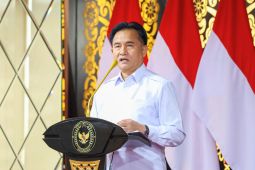 Menko Yusril saran TNI berdialog dengan Ferry Irwandi