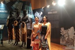 Happy Salma angkat budaya Nusantara dalam koleksi perhiasan 2025