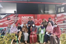 Ratusan warga Belo Laut antusias periksakan kesehatan di Mobil Sehat PT Timah