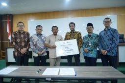 Ahli waris jamaah haji Embarkasi Surabaya terima santunan Rp130 juta