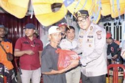 Polda Lampung kerahkan Brimob untuk bantu warga terdampak banjir di Lambar