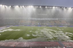 Hujan deras, laga Persib vs Persebaya dihentikan