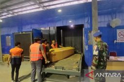 Jenazah korban kecelakaan Heli Intan Angkasa diterbangkan ke Jakarta, Makassar dan Biak