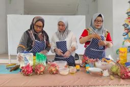 Universitas PGRI kembangkan olahan buah naga
