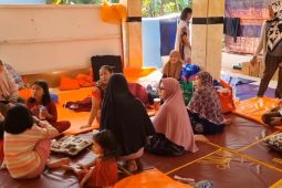 Puluhan korban ledakan di Tangerang Selatan masih bertahan di pengungsian