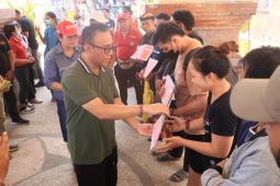 Kemensos dan Pemkot Denpasar berikan santunan keluarga korban banjir