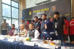 Polres Bekasi ringkus seorang pria perantara transaksi sabu