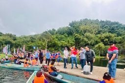 Pertamina-Himpana Manado tabur benih ikan di Danau Tondano