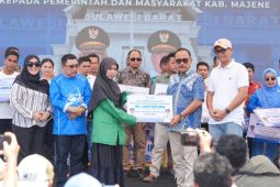 Gubernur berikan beasiswa pendidikan tinggi di Majene