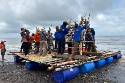Pemkab Banyuwangi tenggelamkan "fish bank" konservasi ekosistem laut