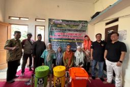 MPCI dan UP edukasi santri Ponpes Darul Hawariyyin menjadi ecoPreuneur ekonomi kreatif