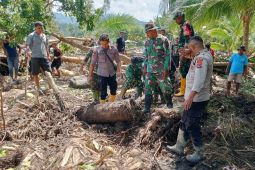 Wagub NTT: Tiga korban banjir bandang di Nagekeo masih dicari tim SAR