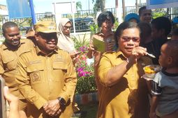 Pemkot Sorong salurkan makanan tambahan bergizi ke 48 penerima manfaat