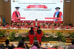 Untag Surabaya kini miliki dua guru besar bidang hukum dan teknologi