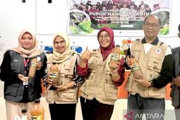 Mahasiswa Universitas Negeri Gorontalo kenalkan pupuk cair teknologi nano