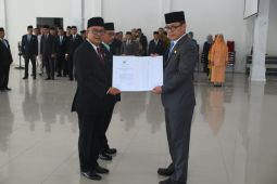 Bupati lantik 10 pejabat tinggi pratama untuk perkuat birokrasi yang profesional