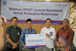 Bank BPD DIY serahkan bantuan hibah ambulans ke Wukirharjo