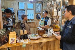 KWaS dan FSC Indonesia hadirkan "Omah Kayoe" di IFFINA 2025