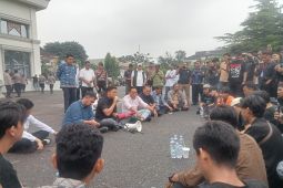 Ketua DPRD Jambi  terima masa aksi serap aspirasi melalui dialog
