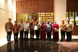 Berkontribusi bagi kemajuan pendidikan, UMSU berikan gelar kehormatan kepada Raja Muda Perlis